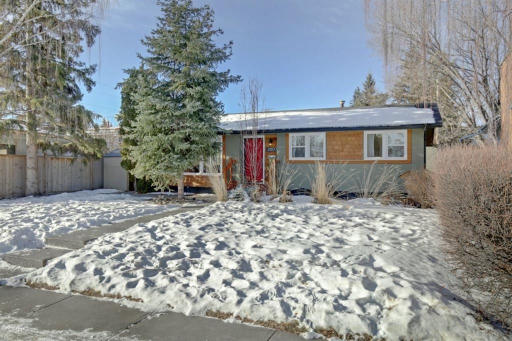 I have sold a property at 2607 Laurel CRESCENT SW in Calgary

